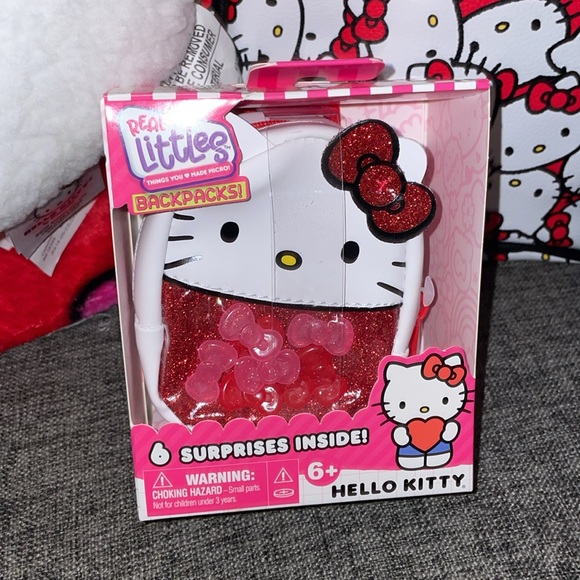 24HR DROP ⬇️ 4PC Hello Kitty Valentines Day Bundle - Picture 2 of 11